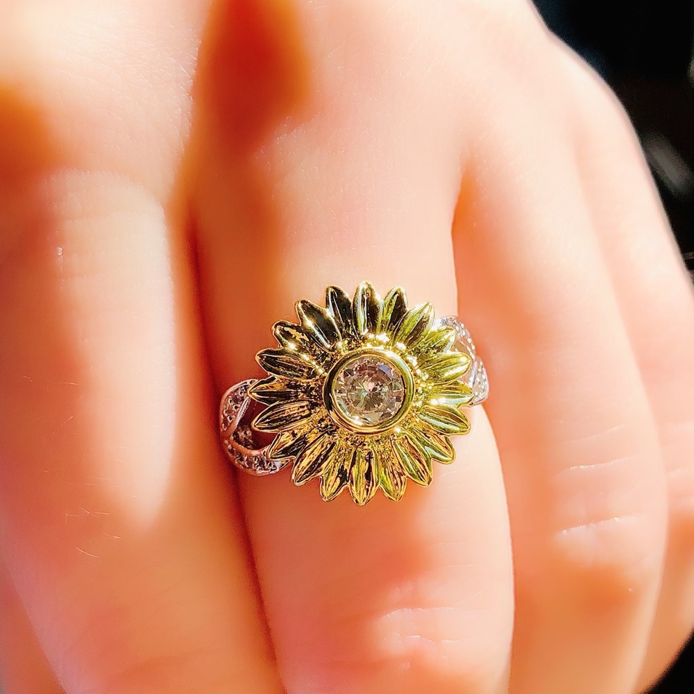 NWOT 🌻 sunflower crystal silver ring - Picture 1 of 4